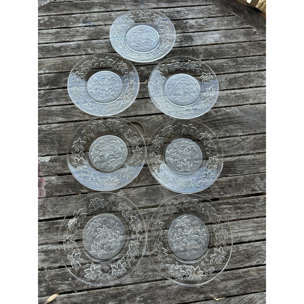 7 Princess House Fantasia Poinsettia Salad Dessert Plates 8" Discontinued MINT